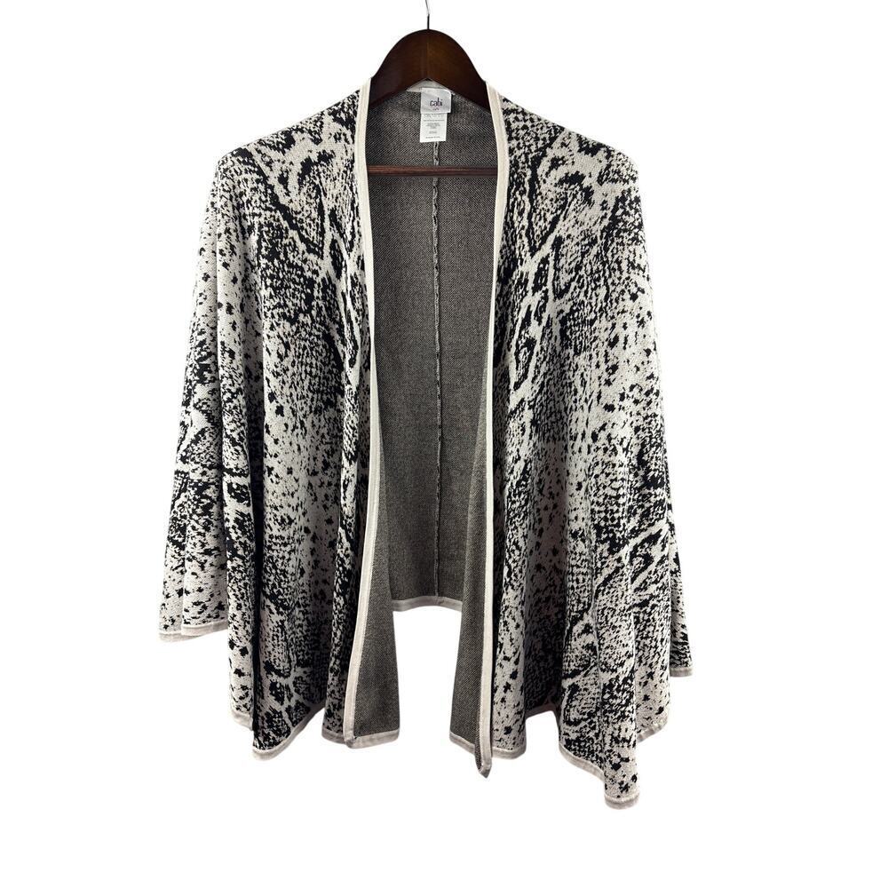 Women’s Cabi One Size Fits All White & Black Snake Skin Patterned Shawl